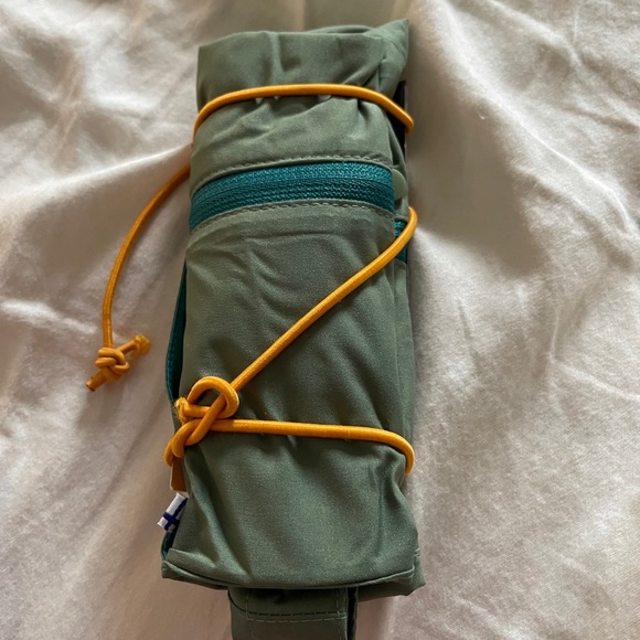 HURTTA RAIN BLOCKER ECO DOG RAIN COAT - size 10” - Picture 2 of 3